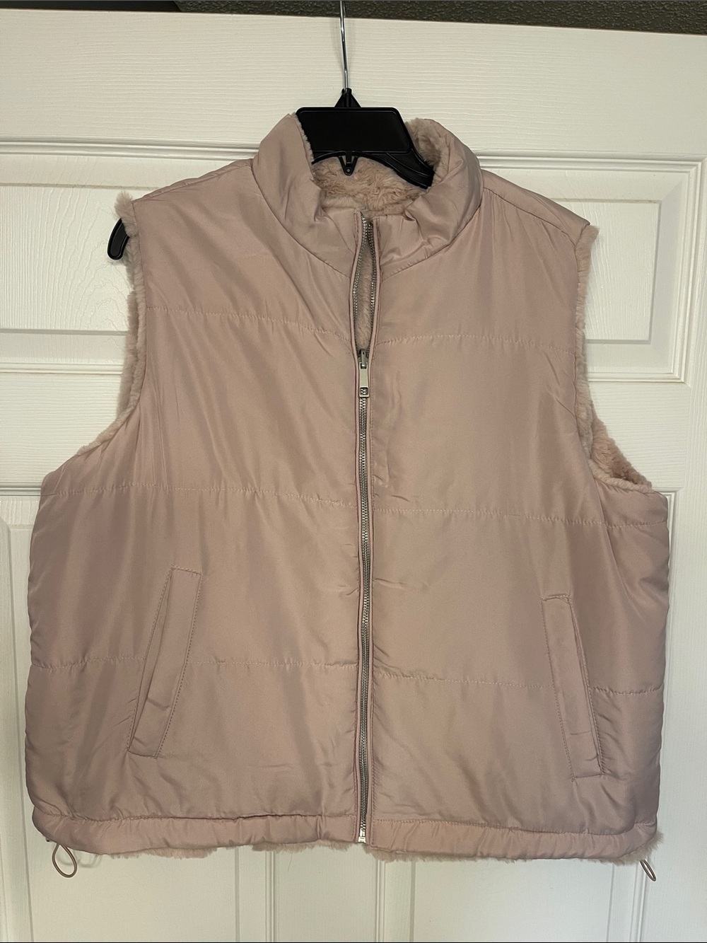 Women's Reversible Faux-Sherpa Puffer Vest - Blush